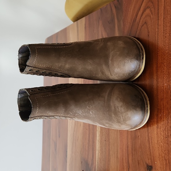 Booties - Picture 3 of 4